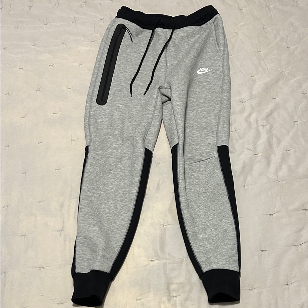 NWT Men’s Nike Tech Fleece Slim Fit Joggers